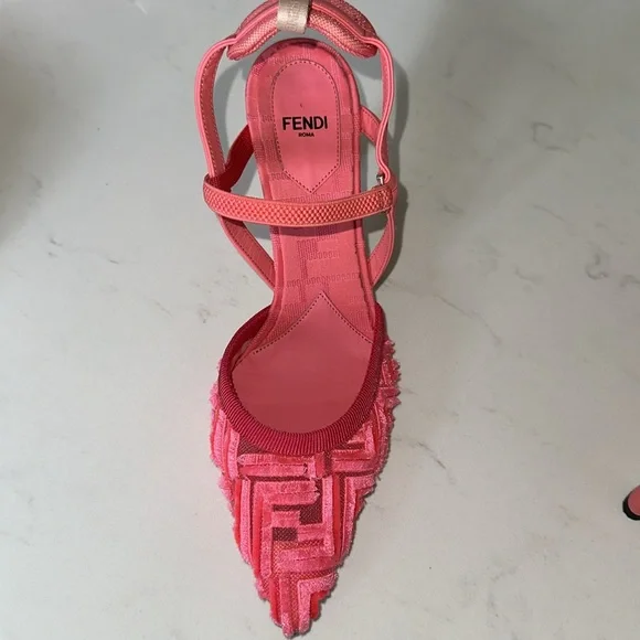 FENDI Colibrì Lite High-heeled pink slingbacks - Picture 5 of 15